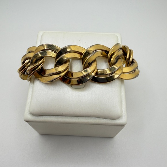 7" Vintage Monet Gold Tone double Twisted Link Bracelet w/ fold over clasp! - Picture 15 of 16